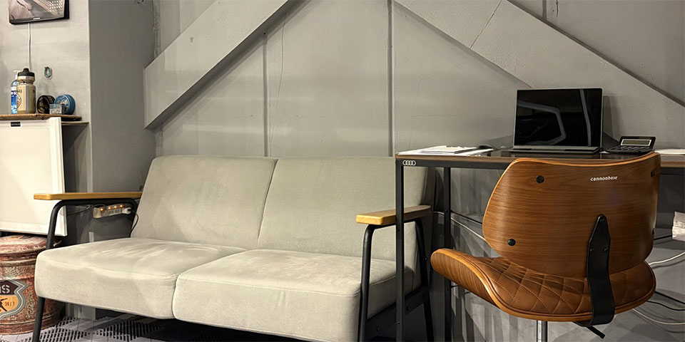 地域に根ざした“秘密基地”的なカーケアショップ